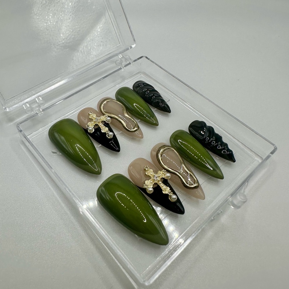 Press on nails